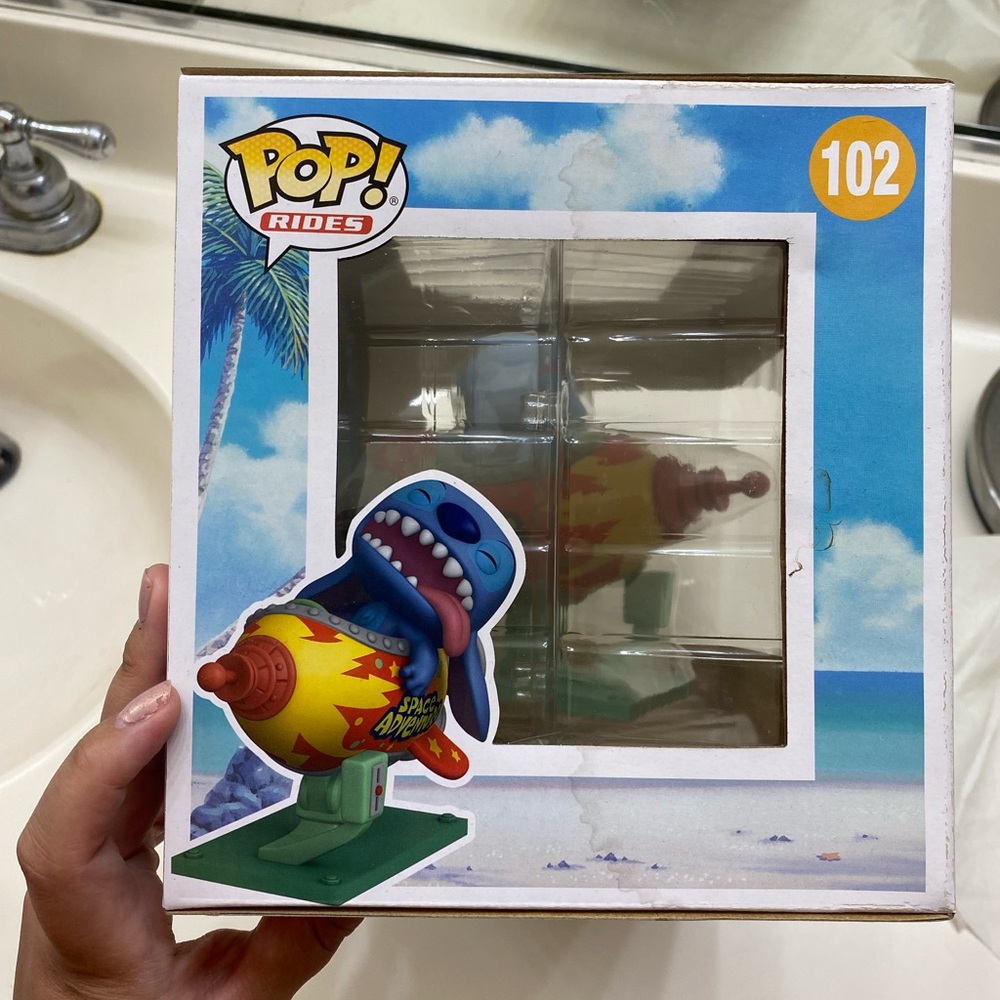 FUNKO POP STITCH IN ROCKET - Picture 5 of 8